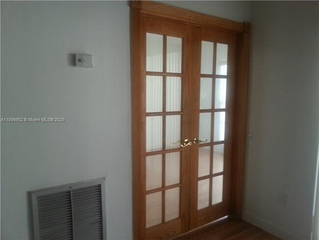 Building Photo - 6924 SW 114th Pl