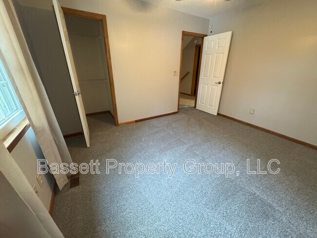 Building Photo - 123 Trestlewood Dr