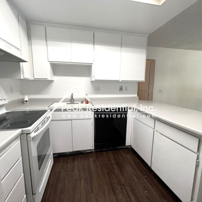 Building Photo - Charming 2 bd/1 ba Citrus Heights Duplex!