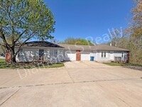 Building Photo - 1505 W Rainey St