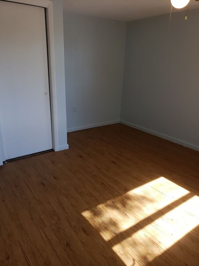 Building Photo - 2/1.5 in Beverly Hills!!!