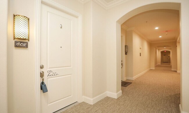 Building Photo - Top-Floor 1-Bedroom Condo in the Heart of Upper Kirby!