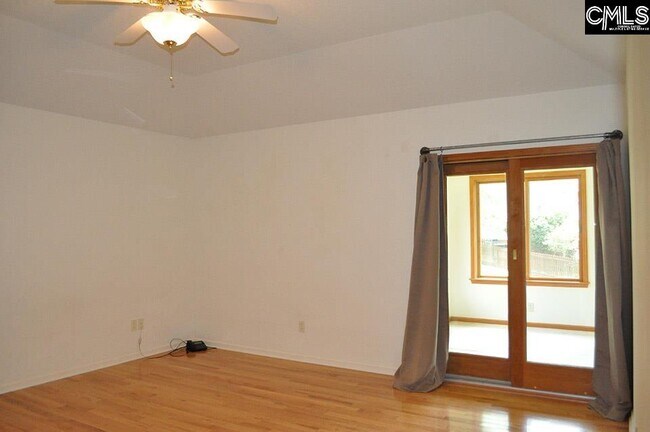 Building Photo - 305 Willowood Pkwy