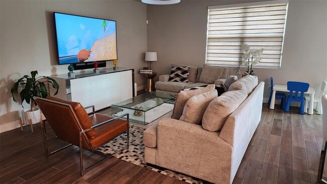 Building Photo - 17301 Back Bay Ct