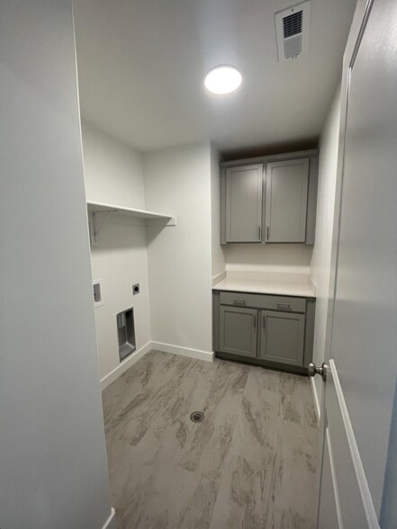Building Photo - 122 E 1760 N