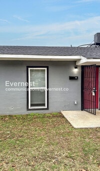 Building Photo - 205 9th Ave W