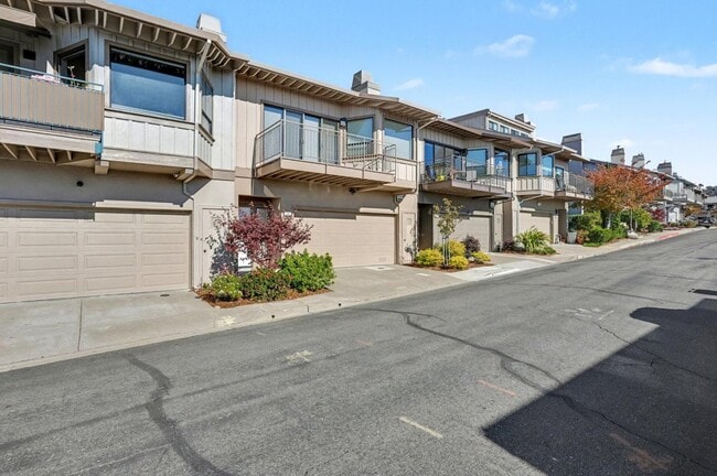 Building Photo - 29 Starview Dr