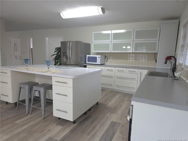 Building Photo - 5945 Muscat Rd