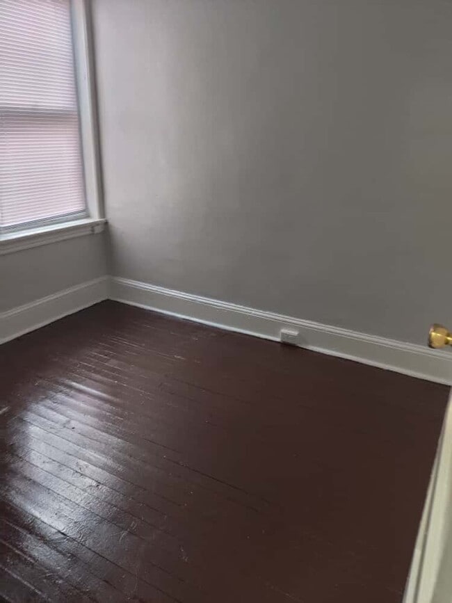 Building Photo - 2170 Conlyn St