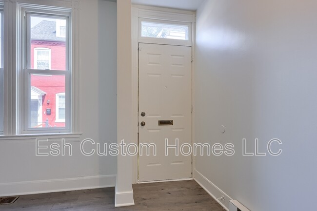 Building Photo - 464 Lafayette St