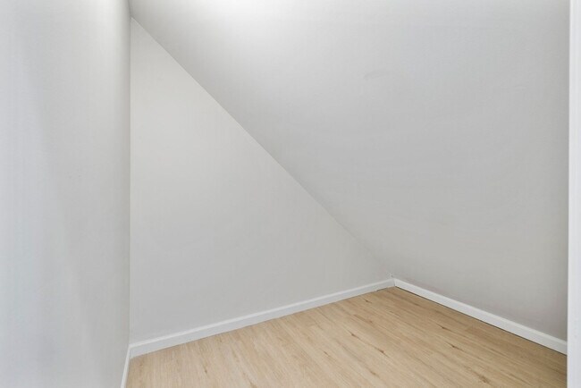 Building Photo - 45 Conklingtown Rd