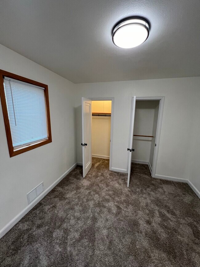 Building Photo - 2302 2nd Ave N