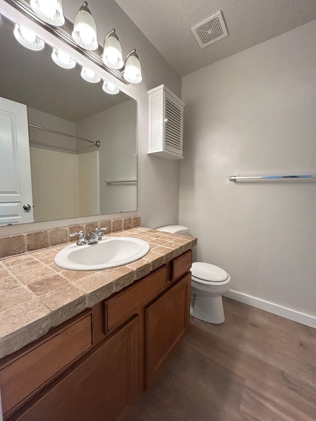 Building Photo - Beautiful4 Bedroom Home in Kuna
