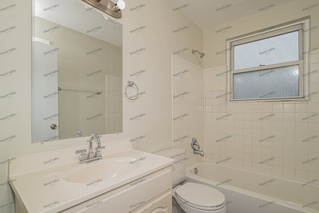 Building Photo - 8932 Pallardy Ln