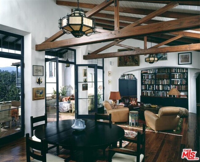 Building Photo - 242 Mabery Rd