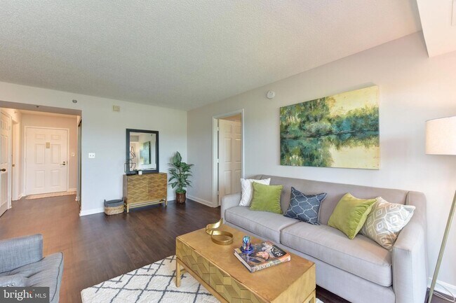 Building Photo - 2151 Jamieson Ave