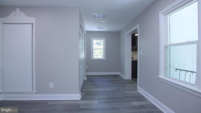 Building Photo - 2608 Holly Dr