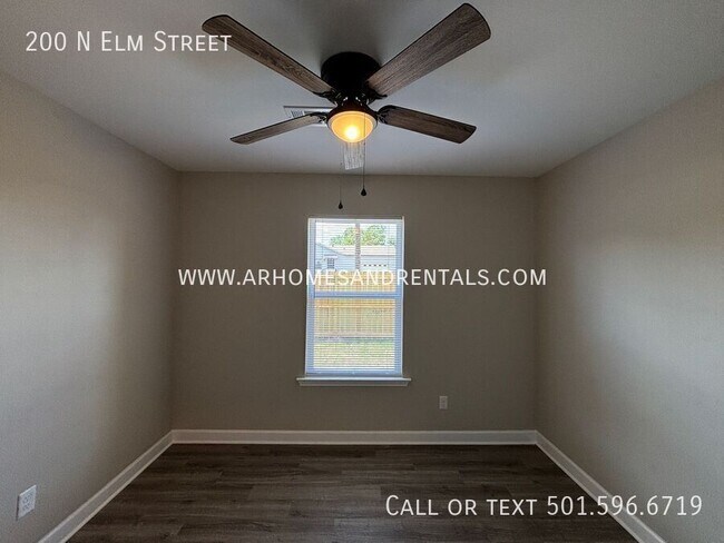 Building Photo - 200 N Elm St