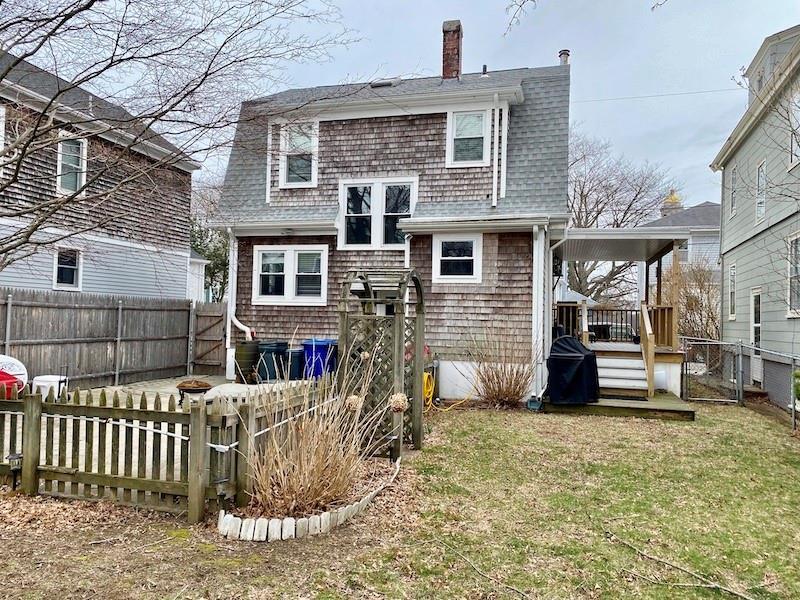 Nice to have your own yard! - 4 Curry Ave