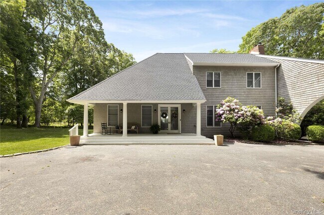 Building Photo - 25 Deerwood Path
