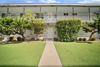 Building Photo - 1577 Pine Ave