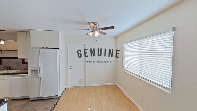 Building Photo - Lovely 2 Bd 1.5Ba Condo in Costa Mesa With Spacious Deck