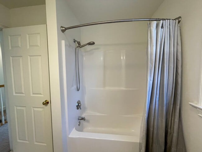 Building Photo - 3 Bedroom Townhome in Lancaster!