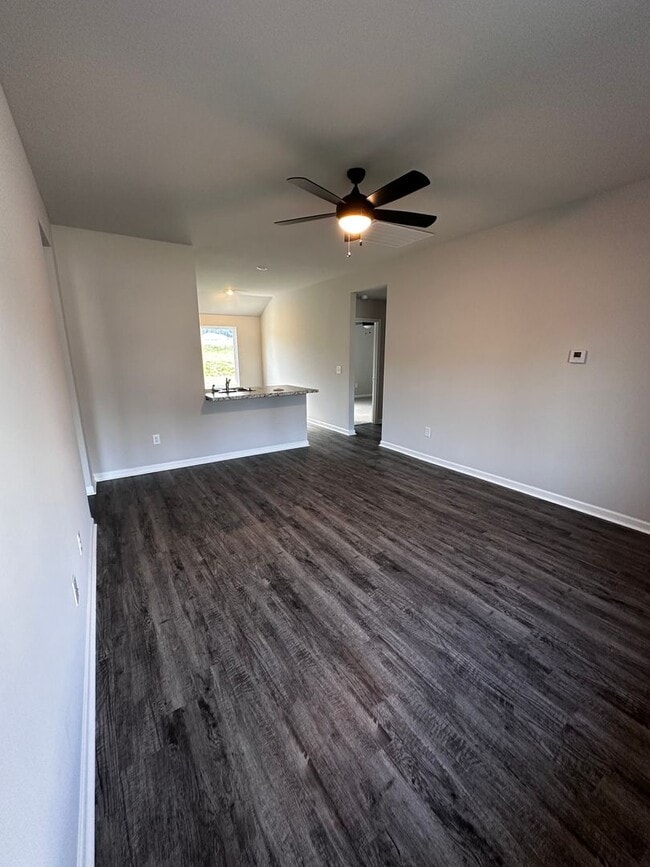 Building Photo - 884 Camden Lp