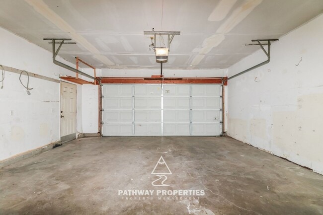 Building Photo - 3183-3183 S Harlingen Cir