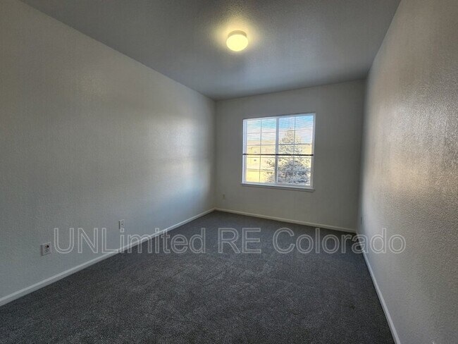 Building Photo - 15700 E Jamison Dr