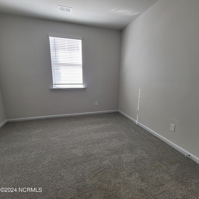 Building Photo - 7136 Foxhollow Ln
