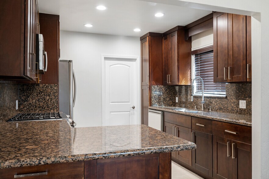 Building Photo - 1515 Glenwood Rd