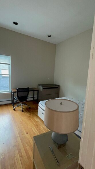 Building Photo - 1000 Memorial Dr