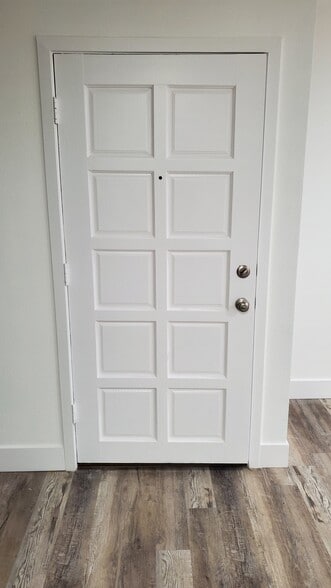 Building Photo - 6600 Warner Ave