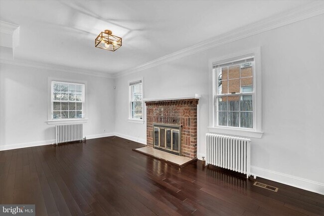 Building Photo - 1002 Chillum Rd