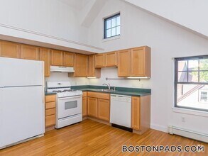 Building Photo - 241 River St