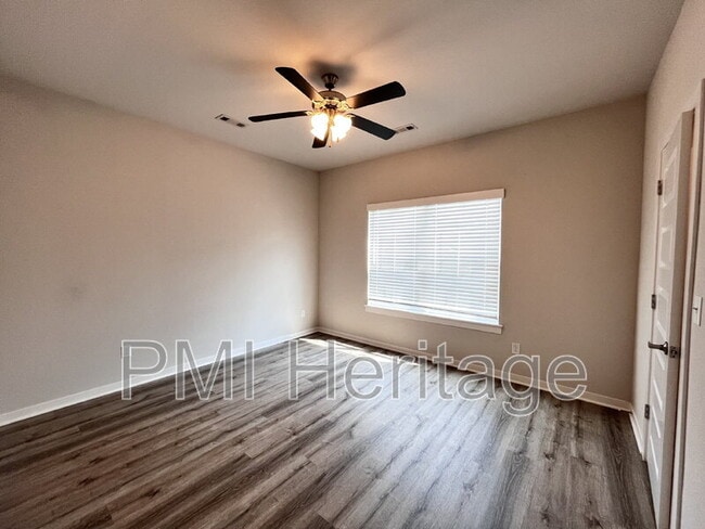 Building Photo - 1452 Sligo St