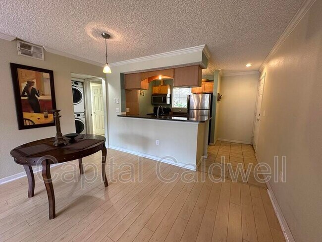 Building Photo - 2500 Winding Creek Blvd