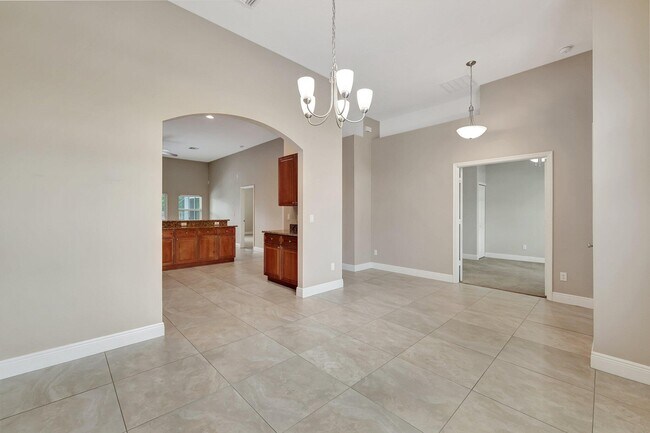 Building Photo - 348 SW Millard Dr