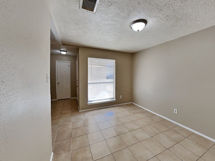 Building Photo - 5927 Woodmancote Dr