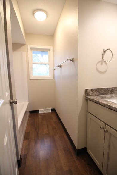 Building Photo - 4926 Madison Ave