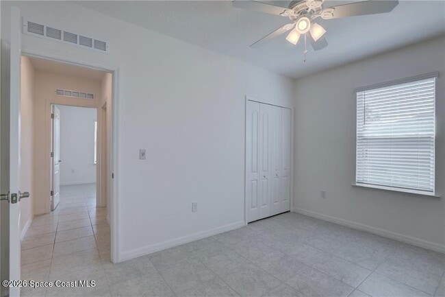 Building Photo - 406 Easy St