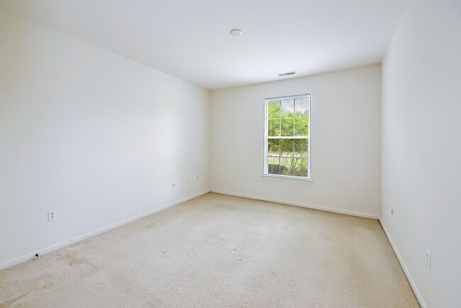 Building Photo - 6385 Conifer Dr