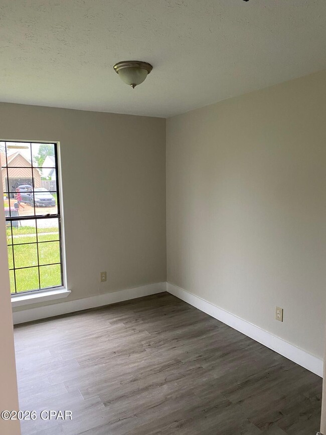 Building Photo - 6615 Enzor St