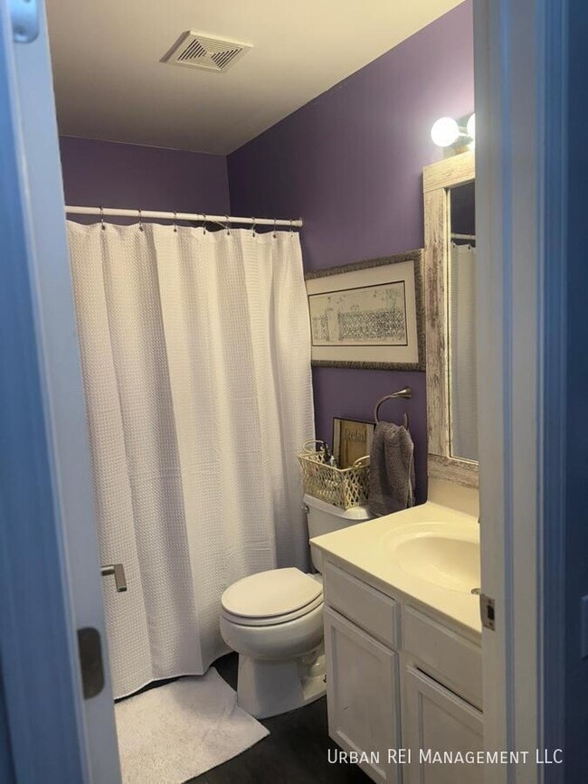 Building Photo - 1951 Spinnaker Ct