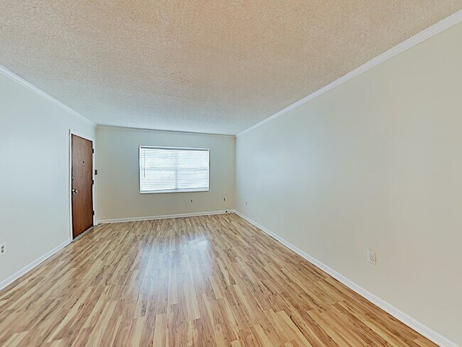 Building Photo - 2500 Lee Rd