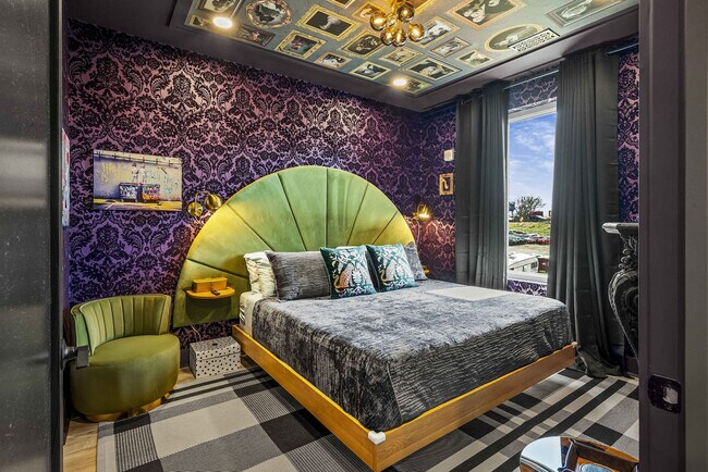 Building Photo - 245 Hermitage Ave