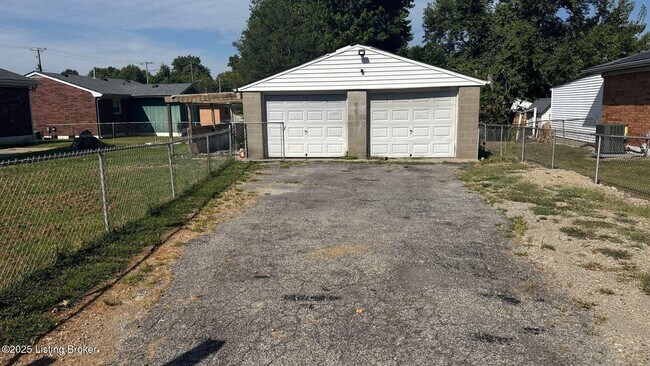 Building Photo - 6109 Price Ln Rd