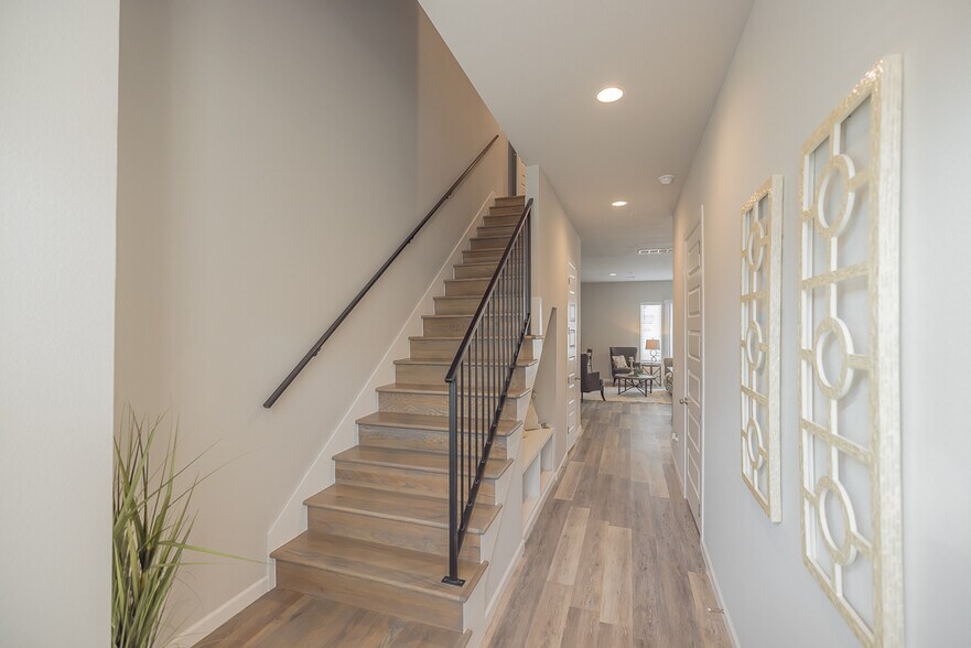 Building Photo - 3402 Redbud Ln