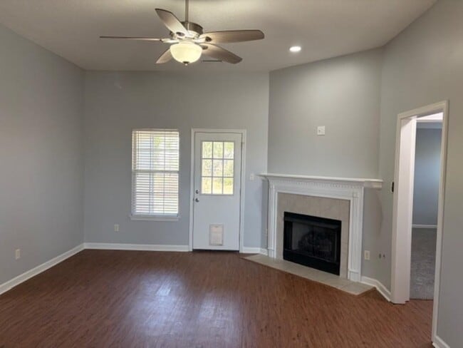 Building Photo - 1139 Breezy Valley Dr